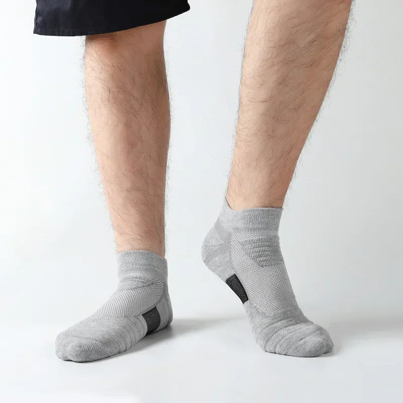 Anti-Slip Sports Socks – Breathable Soccer & Basketball Socks (38–44)