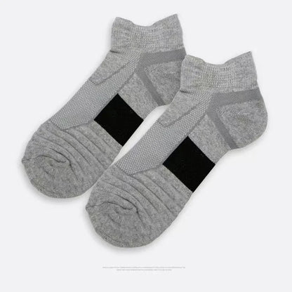 Anti-Slip Sports Socks – Breathable Soccer & Basketball Socks (38–44)